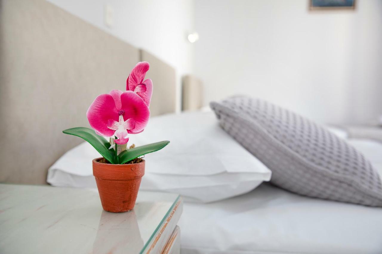 Lalos Rooms Parikia  Luaran gambar